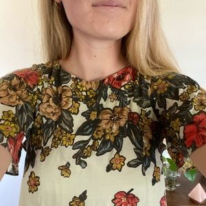 urban outfitters short sleeve flower dress!